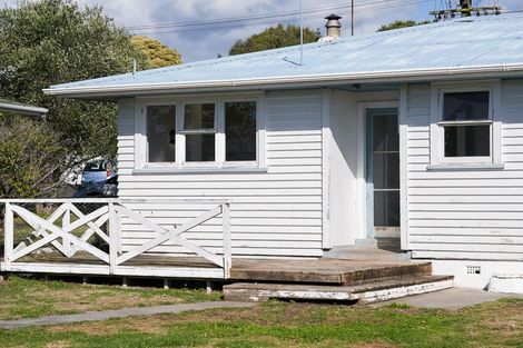 Photo of property in 48 Lupin Road, Otaki, 5512