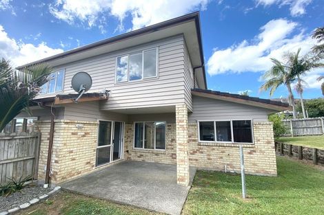 Photo of property in 12 Neaptide Close, Red Beach, 0932