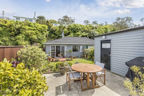 Photo of property in 1/40 Salford Street, Newlands, Wellington, 6037