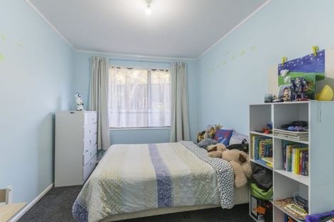 Photo of property in 28 Ruapehu Street, Paraparaumu, 5032