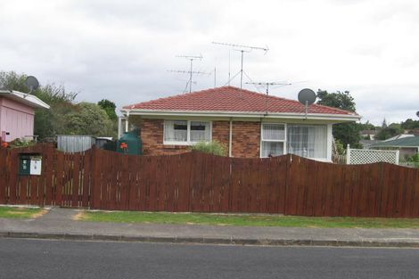 Photo of property in 2/1 Lingfield Street, Glenfield, Auckland, 0629