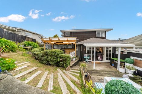 Photo of property in 18 Pempsey Street, Silverstream, Upper Hutt, 5019