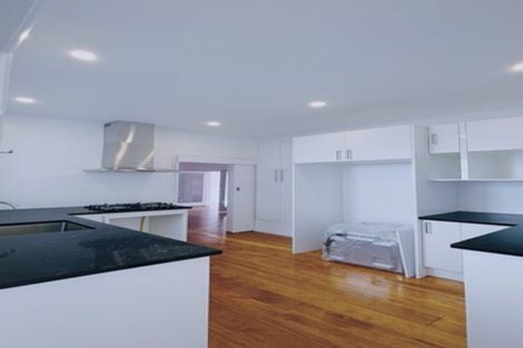 Photo of property in 128 Khandallah Road, Khandallah, Wellington, 6035