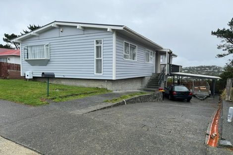 Photo of property in 42 Edgecombe Street, Newlands, Wellington, 6037