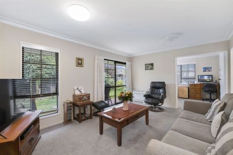 Photo of property in 27 Royleen Street, Casebrook, Christchurch, 8051