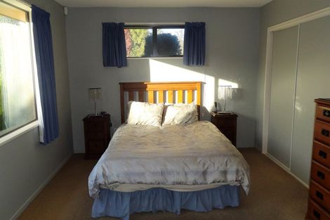 Photo of property in 5 John Morel Place, Parklands, Christchurch, 8083
