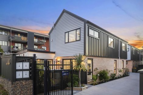 Photo of property in 40a Nikau Street, New Lynn, Auckland, 0600