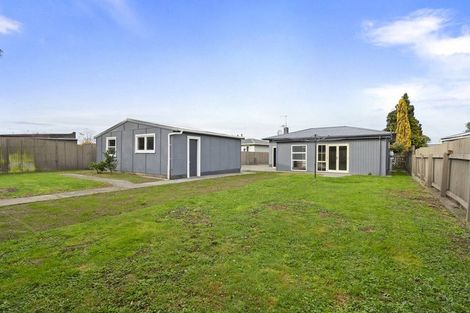 Photo of property in 17 Pembroke Street, Highbury, Palmerston North, 4412