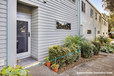 Photo of property in The Strand, 4/16 Ronald Street, Strandon, New Plymouth, 4312