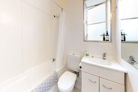 Photo of property in Hamilton Flats, 9u7 Hawker Street, Mount Victoria, Wellington, 6011