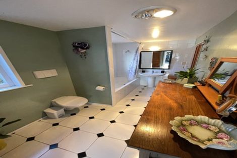 Photo of property in 9 Copley Street, New Lynn, Auckland, 0600