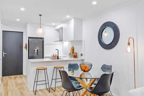 Photo of property in 32 Wharara Lane, Massey, Auckland, 0614