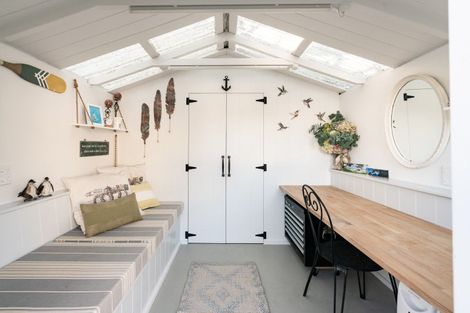 Photo of property in 84 The Esplanade, Houghton Bay, Wellington, 6023