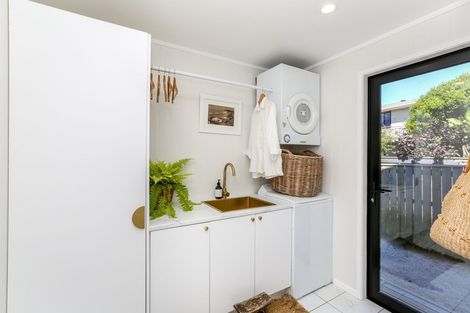 Photo of property in 23 Linda Street, Oakura, 4314