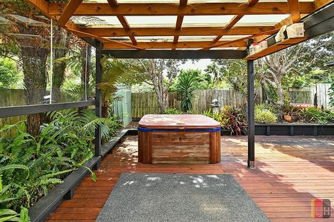 Photo of property in 13a Collie Street, Hillpark, Auckland, 2102