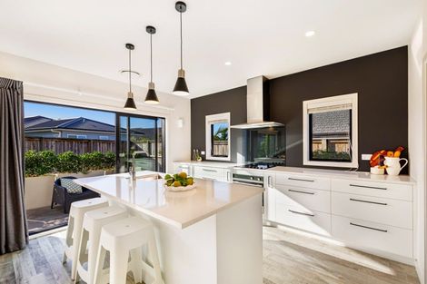 Photo of property in 17 Papa Orchard Drive, Kumeu, 0810