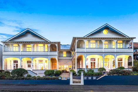 Photo of property in 2/5 King Edward Parade, Devonport, Auckland, 0624