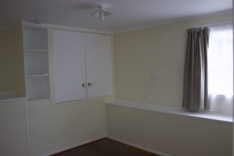 Photo of property in 27 Pipitea Place, Massey, Auckland, 0614