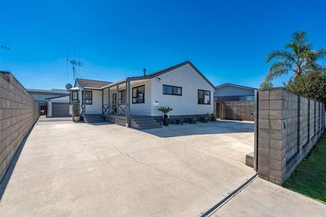 Photo of property in 18 Jasmine Avenue, Dinsdale, Hamilton, 3204