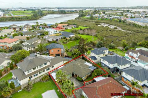 Photo of property in 2/183 Ti Rakau Drive, Pakuranga Heights, Auckland, 2010