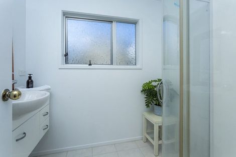Photo of property in 40 Tree View Avenue, Glenfield, Auckland, 0629