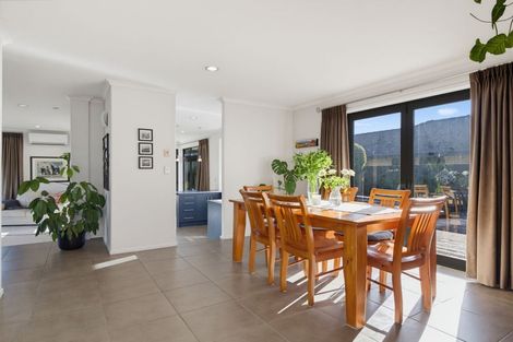 Photo of property in 15 Stonebridge Park Drive, Holdens Bay, Rotorua, 3010