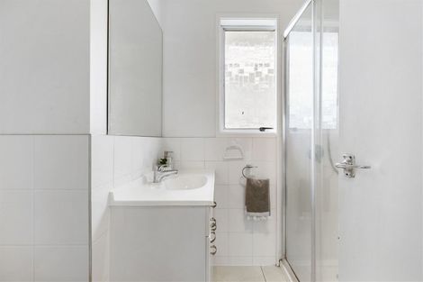 Photo of property in 21 Laurina Road, Sunnynook, Auckland, 0620