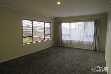 Photo of property in 8 Sailfish Drive, West Harbour, Auckland, 0618
