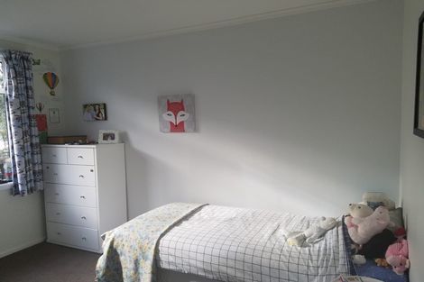 Photo of property in 4 Wharf Road, Te Atatu Peninsula, Auckland, 0610