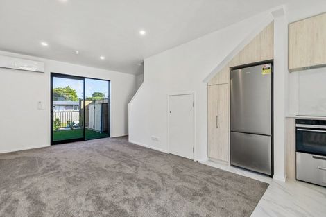 Photo of property in 5/172 Don Buck Road, Massey, Auckland, 0614