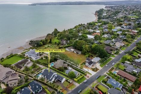Photo of property in 235 Bleakhouse Road, Mellons Bay, Auckland, 2014