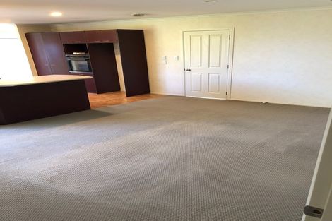 Photo of property in 10 Brookwood Drive, Henderson, Auckland, 0612