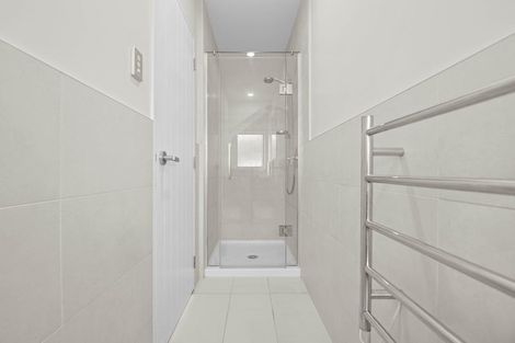 Photo of property in 114 Fairview Avenue, Fairview Heights, Auckland, 0632