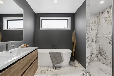 Photo of property in 42 Doug Ledgerwood Drive, Wanaka, 9305