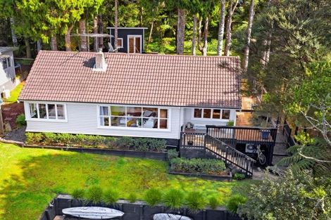 Photo of property in 8 Sylvan Valley Avenue, Titirangi, Auckland, 0604