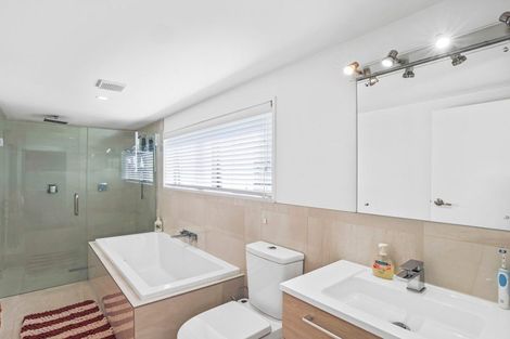 Photo of property in 100c Lake Terrace Road, Burwood, Christchurch, 8061
