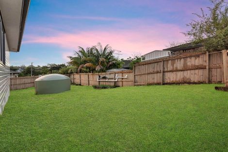 Photo of property in 9 Makora Road, Massey, Auckland, 0614