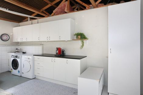 Photo of property in 25 Dahlstrom Grove, Kelvin Grove, Palmerston North, 4414