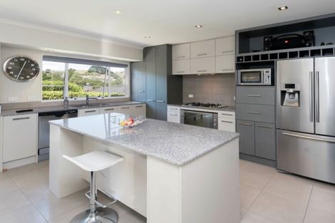 Photo of property in 13 Chateau Rise, Flat Bush, Auckland, 2016