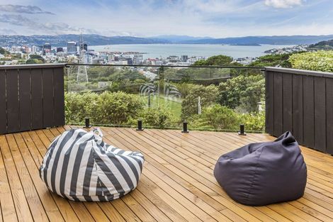 Photo of property in 13 Tanera Crescent, Brooklyn, Wellington, 6021