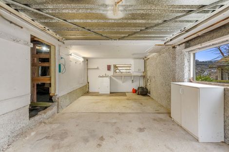 Photo of property in 105 Hocken Street, Kenmure, Dunedin, 9011