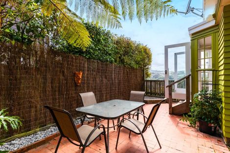 Photo of property in 18 Chisbury Lane, Churton Park, Wellington, 6037