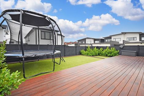 Photo of property in 58 Hayfield Way, Karaka, Papakura, 2113