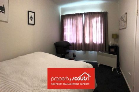 Photo of property in 70 Flanshaw Road, Te Atatu South, Auckland, 0610