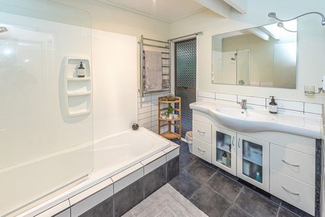 Photo of property in 10 Parkdale Drive, Aramoho, Whanganui, 4500