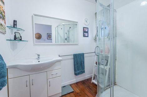 Photo of property in 4 Paparoa Station Road, Paparoa, 0571