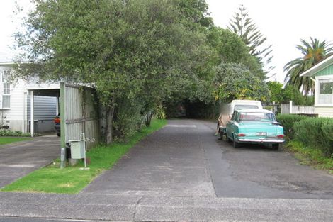 Photo of property in 10 Brennan Avenue, Te Atatu Peninsula, Auckland, 0610