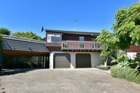 Photo of property in 3b Royalty Rise, Red Beach, 0932