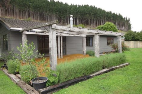 Photo of property in 4 Poneke Drive, Waikanae, 5036