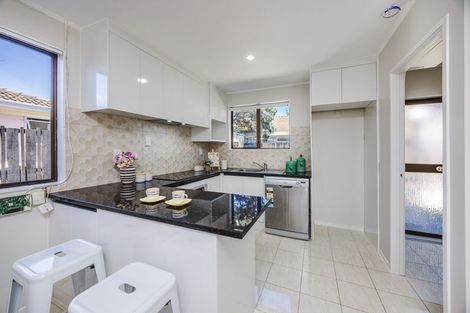 Photo of property in 3/48 Taitimu Drive, Weymouth, Auckland, 2103